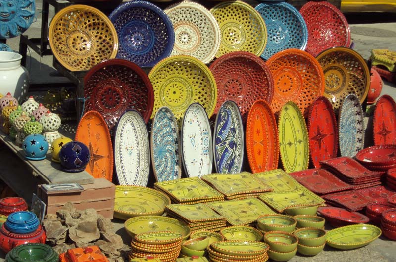 Ceramiche colorate fotografate a Djerba